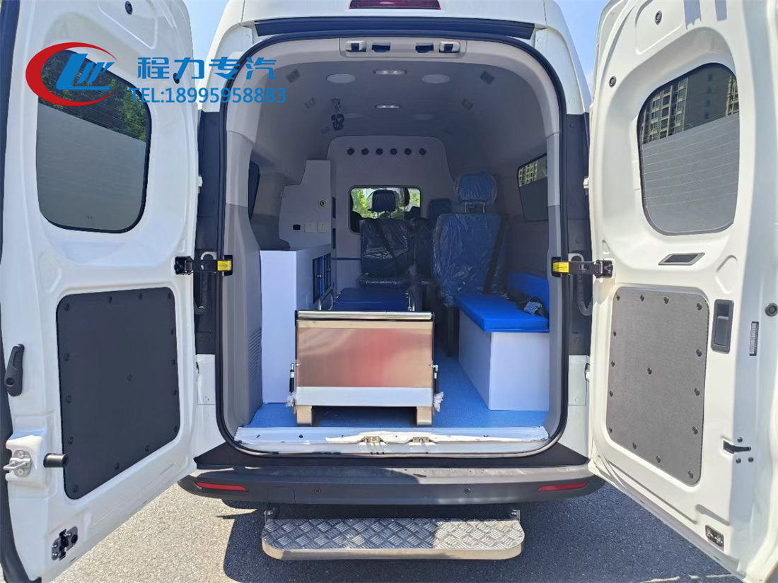 依维柯聚星纯电动救护车