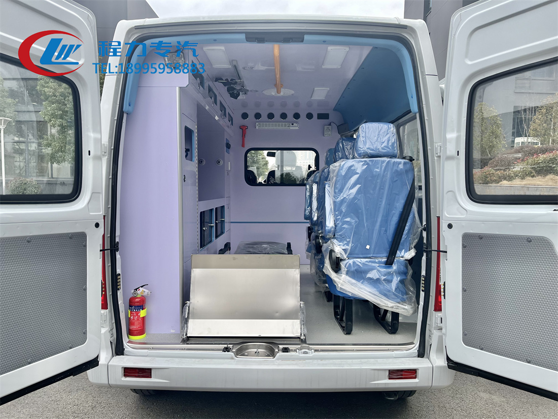 大通V80短轴救护车（柴油）