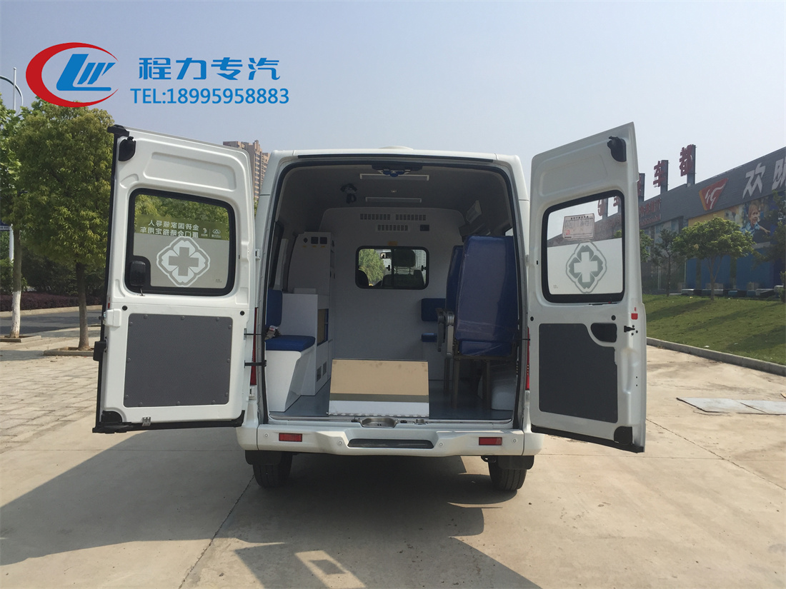 大通V80短轴救护车（柴油）