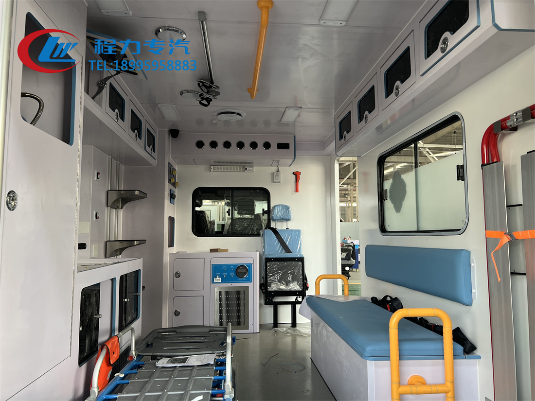 依维柯长轴救护车（柴油）