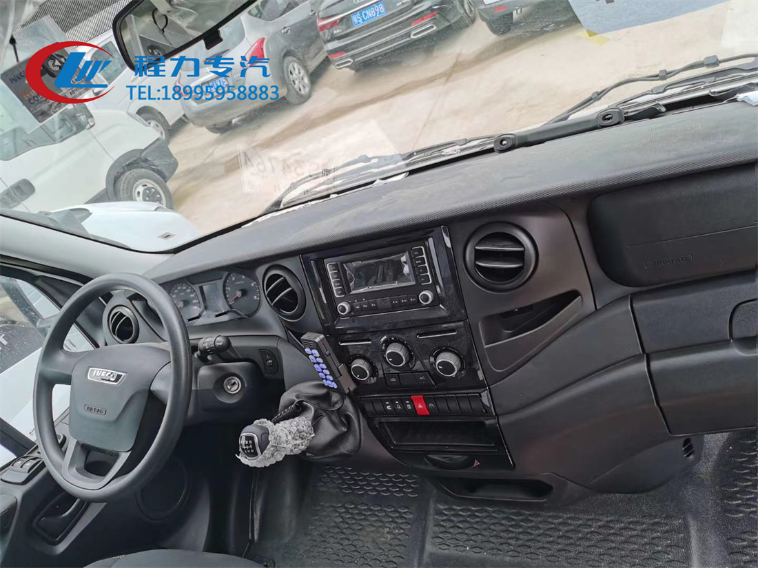 依维柯长轴救护车（柴油）