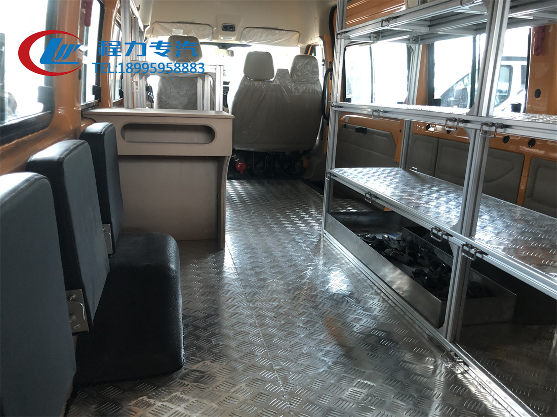 福特V348矿山救护车（柴油）