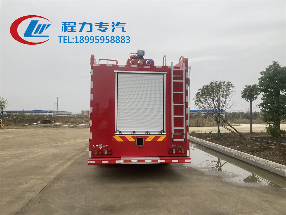 重汽豪沃12吨水罐/泡沫消防车