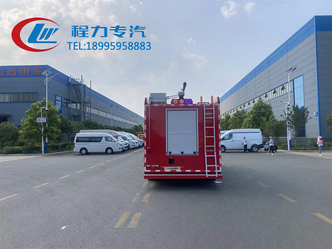 东风6吨水罐/泡沫消防车