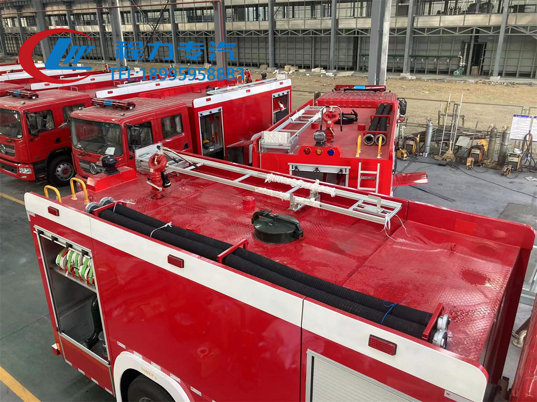 东风6吨水罐/泡沫消防车