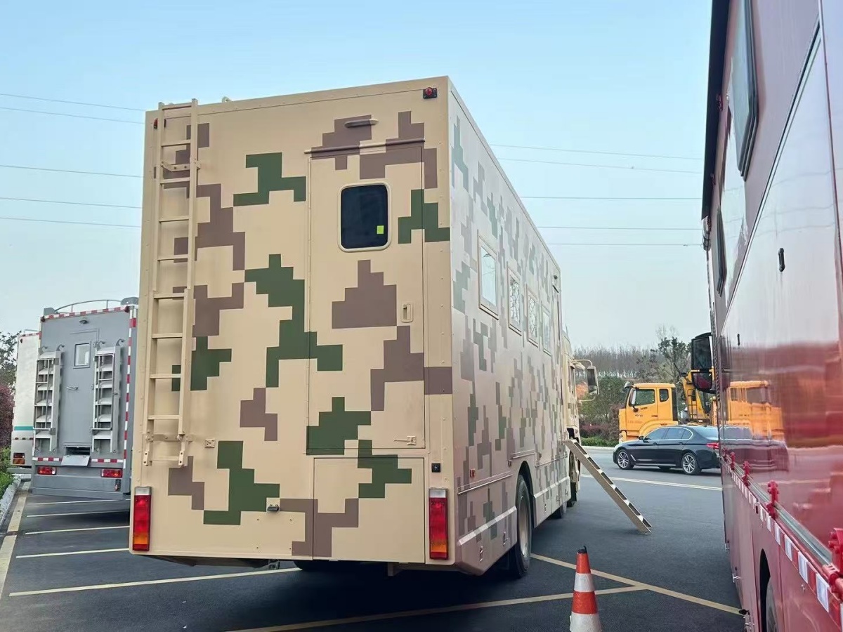 东风天锦宿营车（24人）