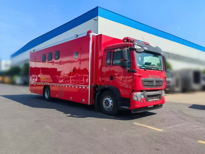 豪沃重汽炊事车（300人）