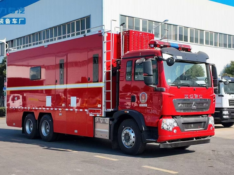 重汽豪沃无人机指挥车