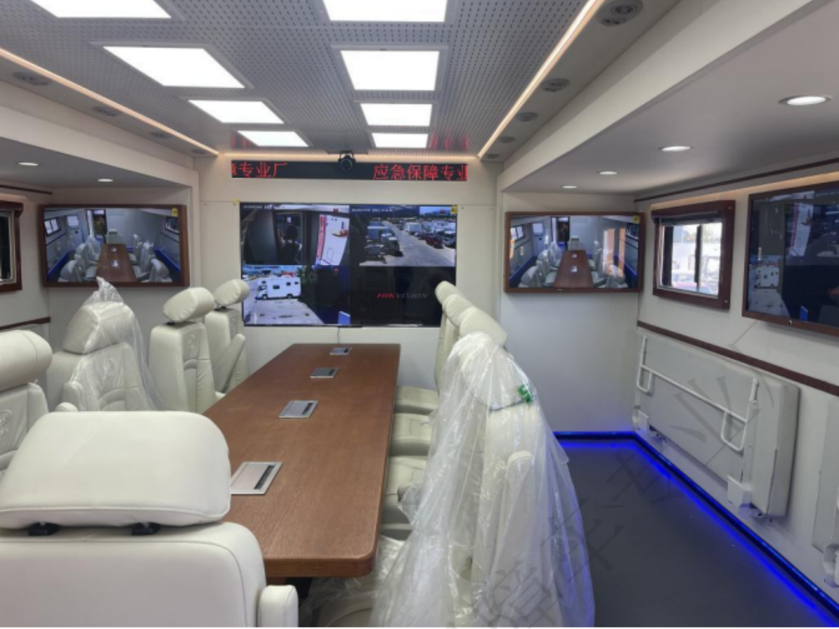 豪沃通信消防指挥车